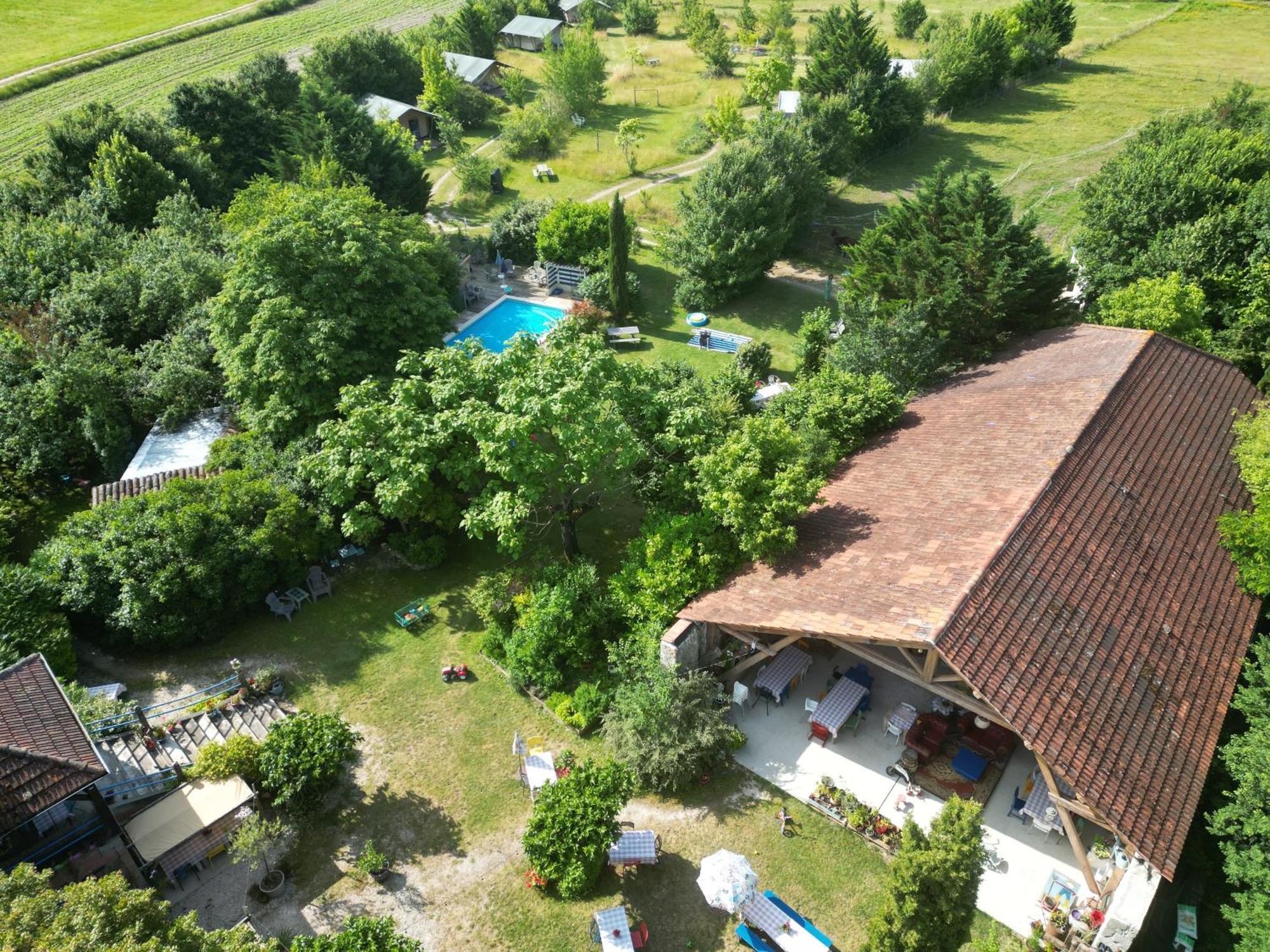 Hotel Les Escaliers De La Combe Saint-Matré Esterno foto